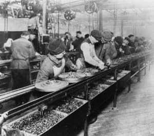 Image Ford_assembly_line_-_1913 | Datakitchen